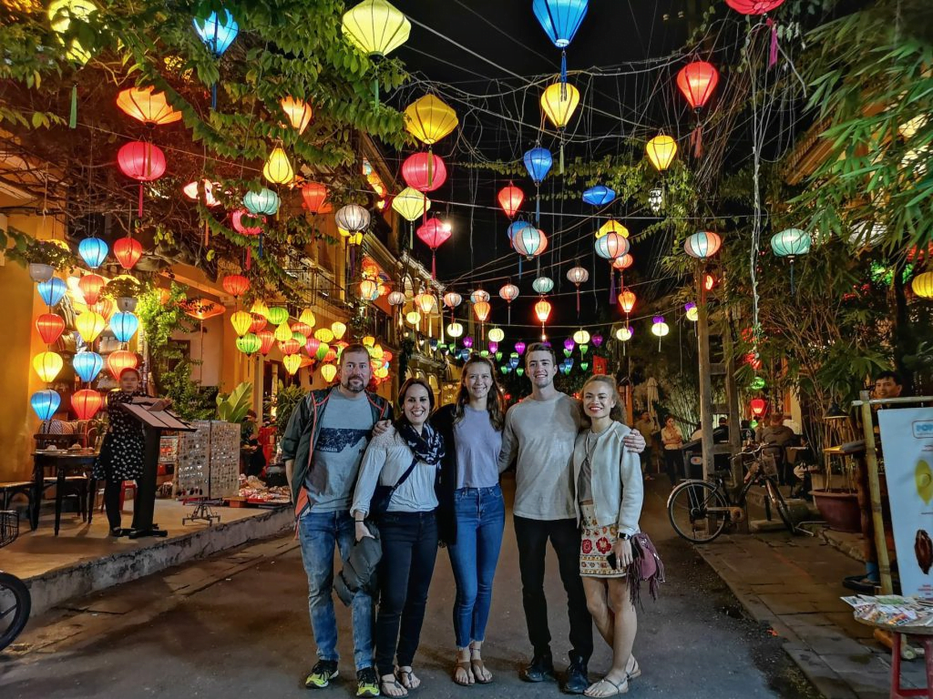 One of the most beautiful markets in Vietnam - Hoi an night market